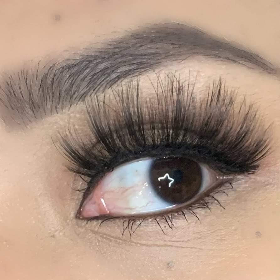 “Catch a Charge” 20mm Silk lash)